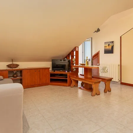 Apartment By The Sea Brela, Makarska - 20708 *