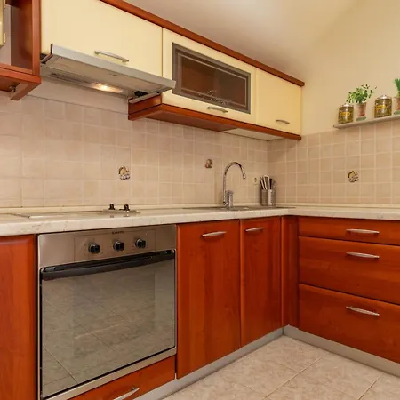 Apartment By The Sea Brela, Makarska - 20708