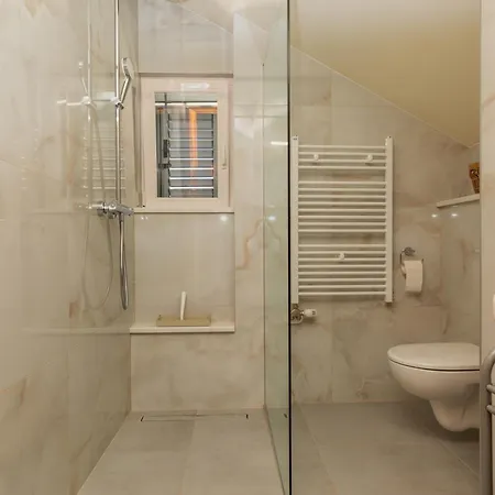 Apartment By The Sea Brela, Makarska - 20708