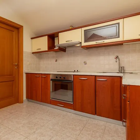 By The Sea Brela, Makarska - 20708 Apartment